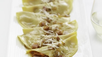 Pâtes farcies à la sauce amatriciana de Cristina Bowerman