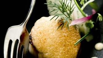 Pétoncles géants, vinaigrette de pomme de terre citronnée et fines herbes
