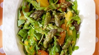 Salade tiède d'asperges au beurre noisette