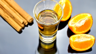 Vodka aux oranges et à la cannelle