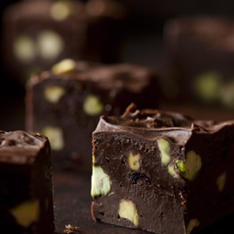 Fudge aux pistaches et aux canneberges
