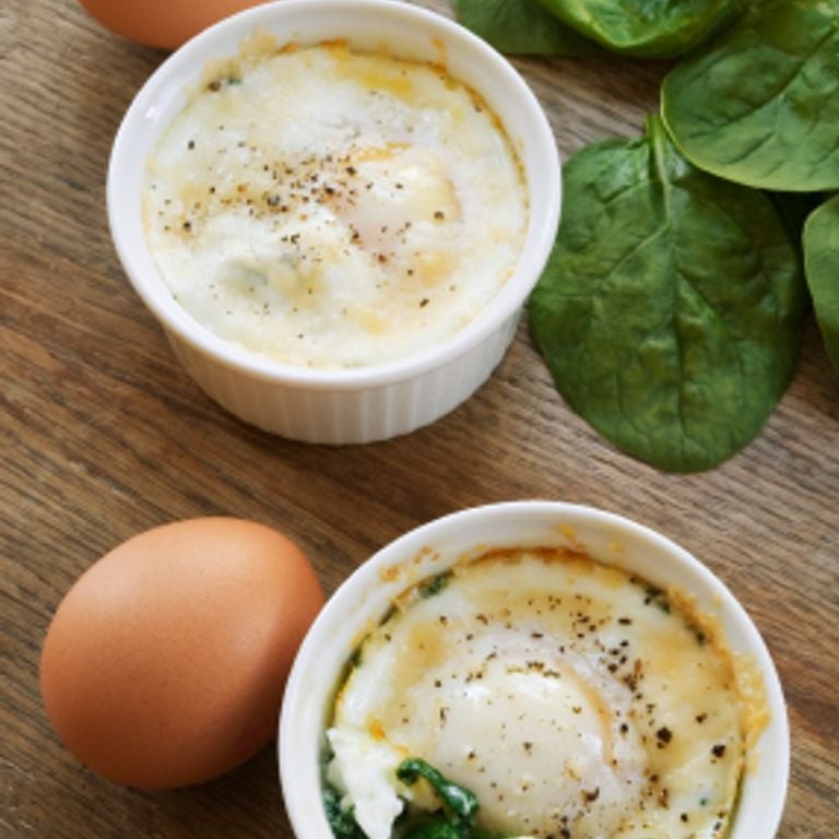 Ramequins aux oeufs et aux épinards