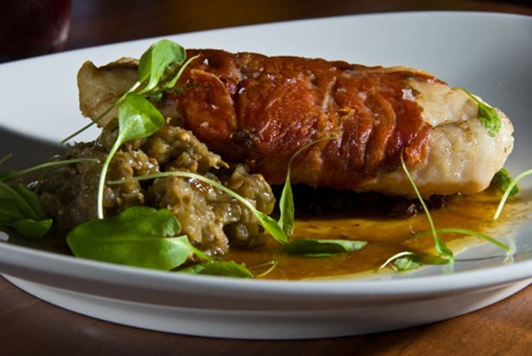 Pavé de flétan sauce vierge et purée à l'ail