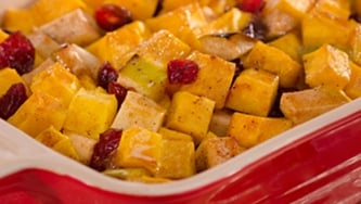 Courge musquée avec pommes et canneberges