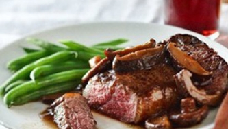 Bifteck au madère, sauce aux champignons