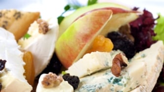 Toasts, garniture pommes-fromages