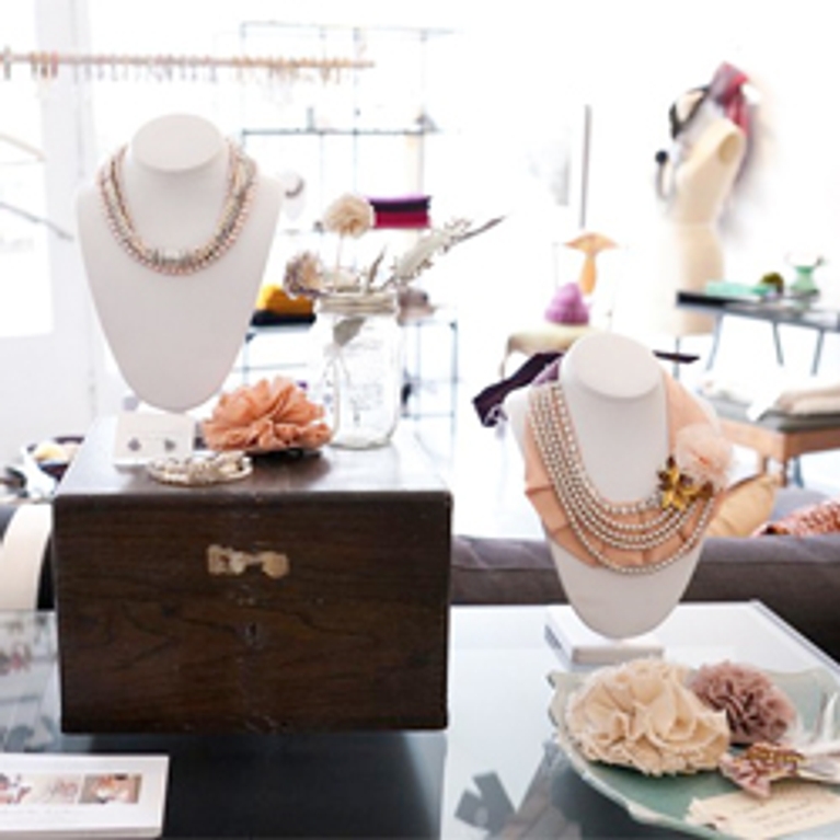 5 astuces pour porter les gros bijoux