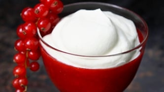 Rødgrød med fløde (potage de petits fruits)