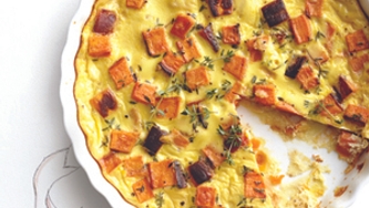 Clafoutis à la patate douce et à l’ail