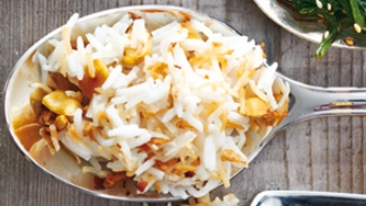 Riz à la noix de coco et aux noix de cajou