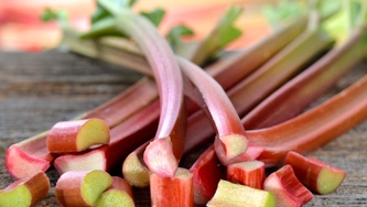Salsa de rhubarbe et de mangue