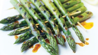 Asperges grillées au sésame