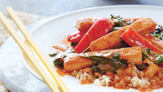 Sauté de tofu épicé aux arachides