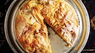 Pastilla au poulet et aux amandes et sa sauce harissa