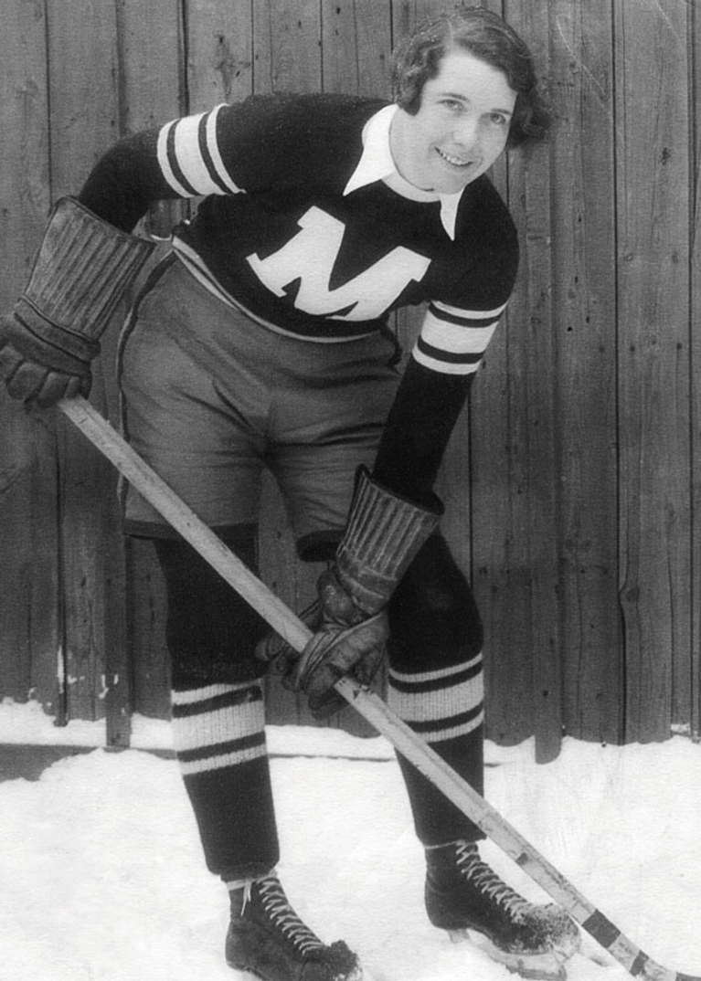 Nos Glorieuses : les filles aussi jouent au hockey!