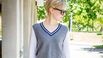 Joëlle en série : comment porter la tendance preppy