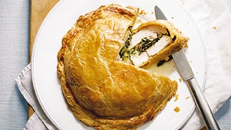Tourte de volaille à l'embeurrée de chou de Denise Cornellier