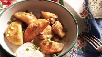 Pierogis aux pommes  de terre et au cheddar