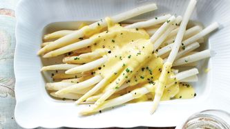 Asperges blanches, sauce hollandaise