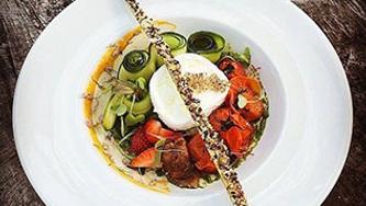 Salade estivale à la mozzarella de bufflonne de la chef Kimberly Lallouz