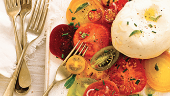 Salade de tomates, de betteraves et de burrata
