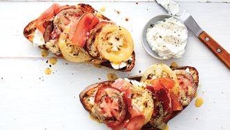 Tartines aux tomates et au prosciutto