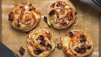 Bacci à la saucisse et aux pommes de Louis-François Marcotte