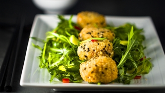 Beignet de tofu savoureux au sésame