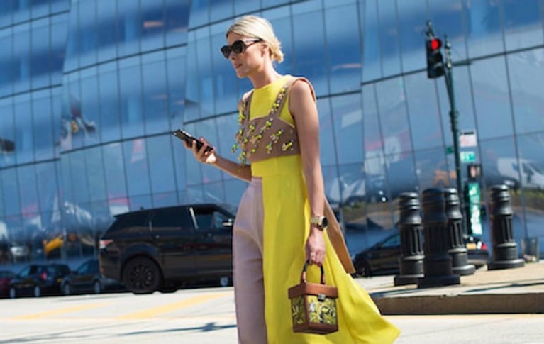 Tendance mode: le printemps sera jaune (et peut-être chaud!)
