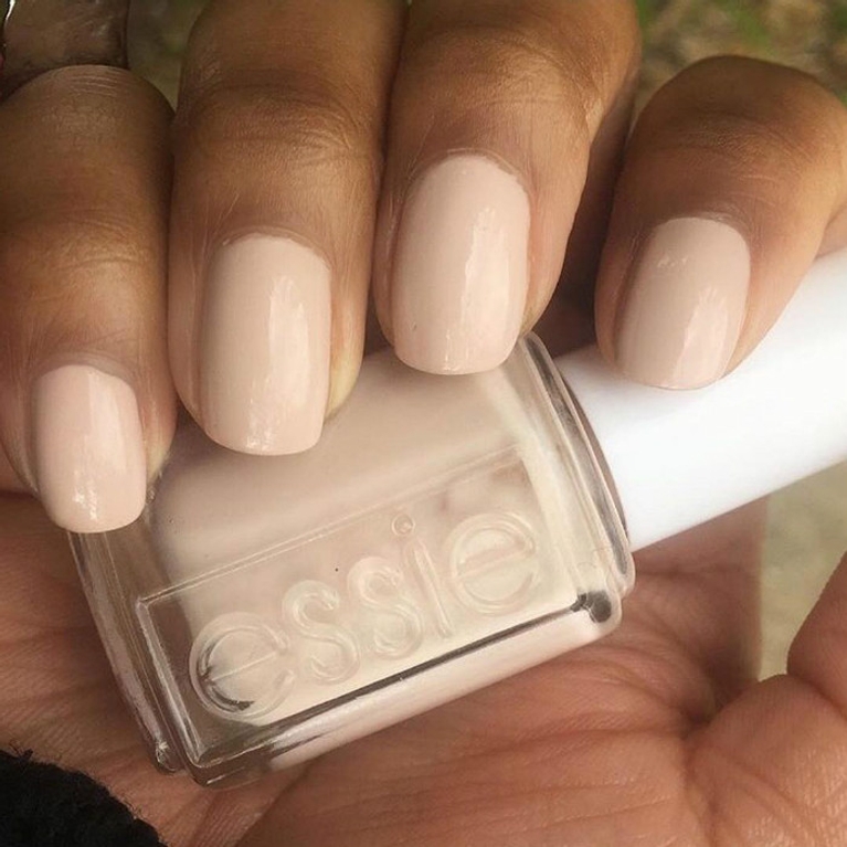 Tendance manucure: 11 teintes de vernis nude