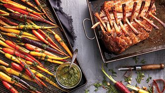 Carrés d’agneau et carottes au pesto de fanes de carottes