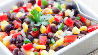Salade de maïs et de haricots noirs