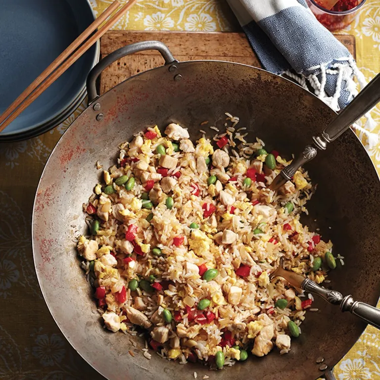 Riz frit à l’ail et au poulet