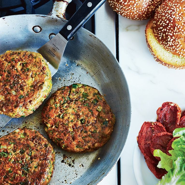 BBQ : nos meilleurs burgers à cuisiner sur le barbecue