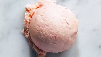 Crème glacée à la rhubarbe