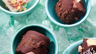 Sucettes glacées aux trois chocolats