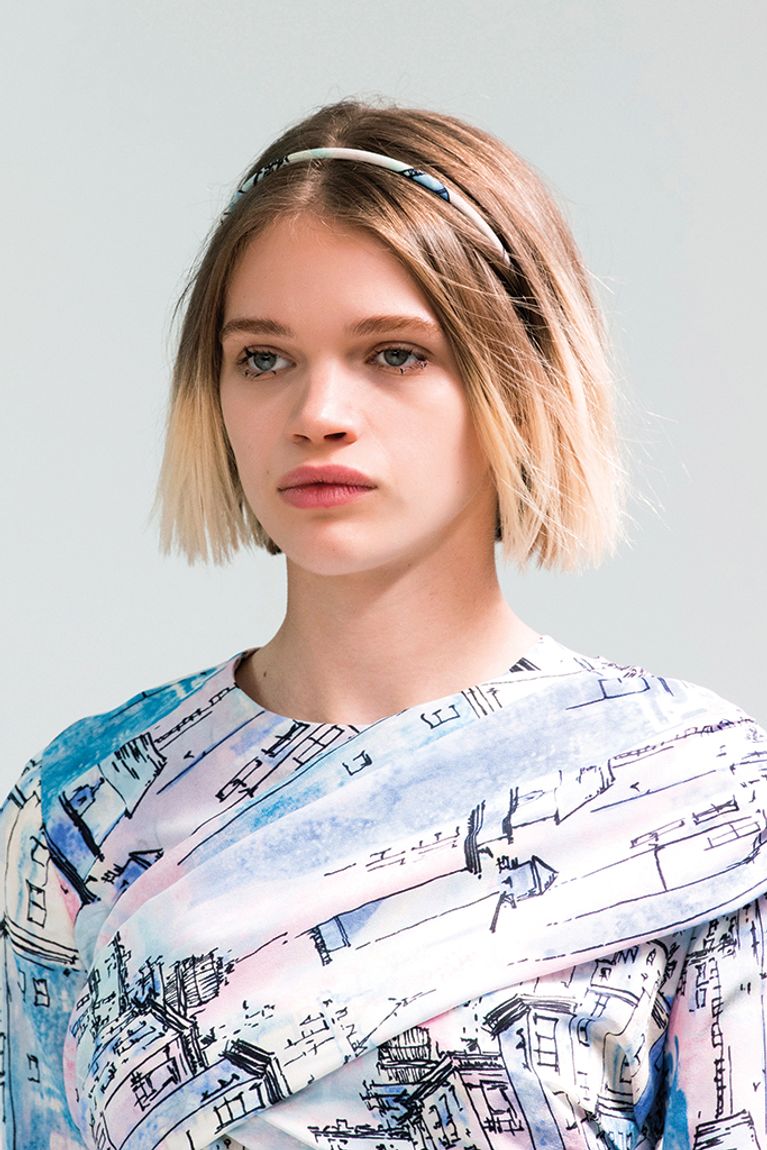 Cheveux: couleurs, coupes et styles de la saison