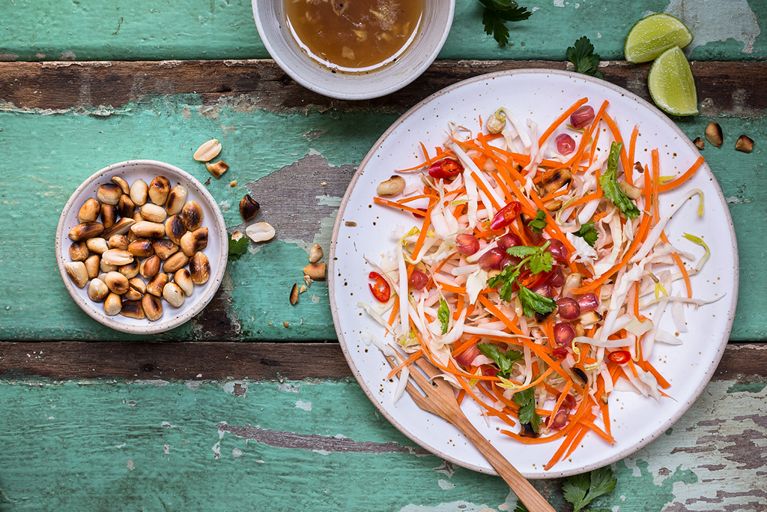 Salade de chou thaïlandaise aux arachides et gingembre