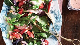 Salade d’été et vinaigrette à la rhubarbe