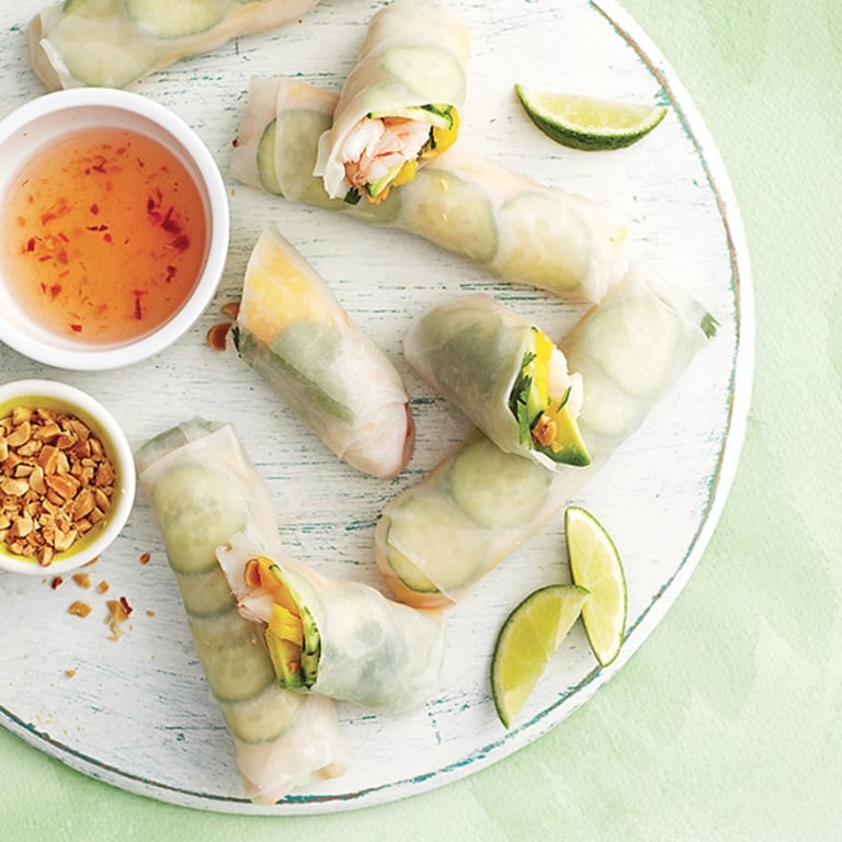 Rouleaux de printemps aux crevettes, à l'avocat et à la mangue