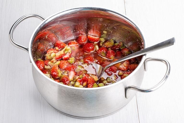 Compote de rhubarbe et de fraises