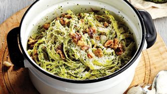 Pâtes au pesto de chou frisé (kale)