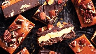 Barres nanaïmo aux amandes salées