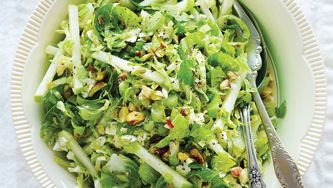 Salade de choux de Bruxelles à la pomme