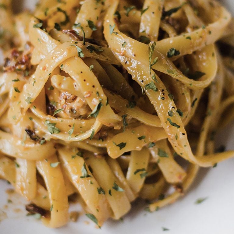 Tagliatelles au pesto de poivron rouge