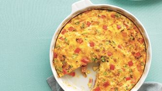 Frittata aux haricots noirs, au maïs et au poireau
