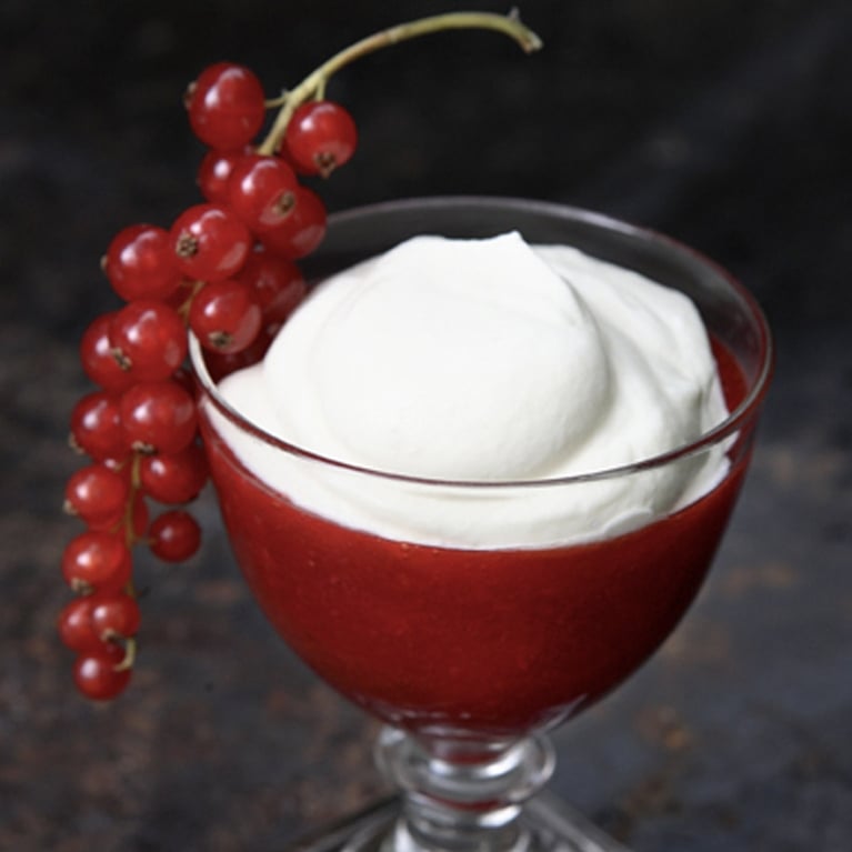 Les meilleures recettes pour profiter de la rhubarbe