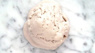 Crème glacée à la framboise