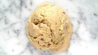 Crème glacée au sticky toffee