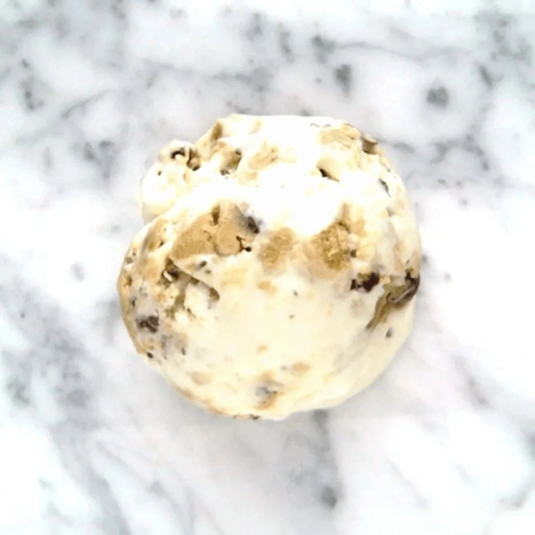 Crème glacée à saveur de pâte à biscuits
